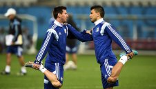 Агуеро: Меси едва ли ще дойде в Сити