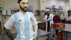 Меси бе безмилостно изяден