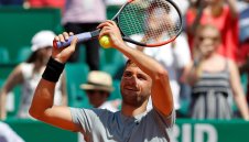 Страхотен Гришо прегази Жил Симон в Барселона