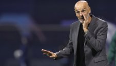 Пиоли не позволява Милан да заспи сладък сън