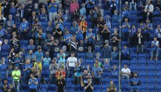 Пускат фенове за плейофите? 