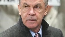 Ван Гаал е „матиран” в нападение, смята Отмар Хитцфелд