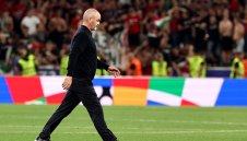 Селекционерът на Шотландия подпука съдията и ВАР след изхвърчането от Евро 2024