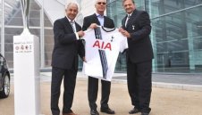 Бекенбауер продължава да колекционира свои фланелки