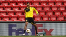 Обамеянг все пак пропуска мача тази вечер