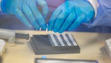 3328 са новозаразените с коронавирус в България