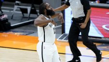 Брадата поведе Бруклин към знаменит обрат във Финикс