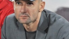 Милен Радуканов шпионира съперник