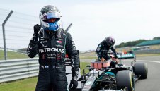 Ботас хвърли ръкавицата на Люис и грабна полпозишъна