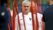 Глезят Дешан и Лорис с хеликоптер