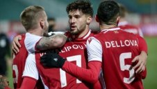 Ван Перси иска да уреди Християн Петров до дни