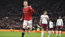 С много късмет Юнайтед изхвърли Астън Вила от ФА Къп