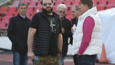 Стоилов надъхва "червените" преди големия мач