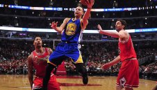 Уориърс пометоха и Биковете