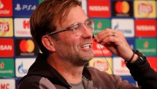 Клоп към преводачката: Уау! Имаш много еротичен глас + ВИДЕО