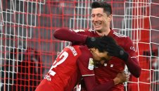 Левандовски каза кой предпочита между Меси и Роналдо