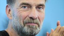 Клоп е изправен пред огромни предизвикателства