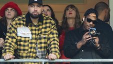 Тейлър Суифт ликува, гаджето и пак ще играе на "Супер Боул"