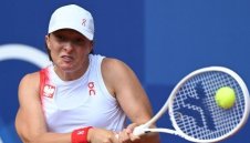 Ига Швьонтек мина през колумбийка в битката за 4 млн. долара