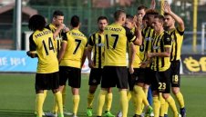 "Канарчетата" се оглеждат спешно за нов отзад