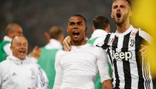 ОФИЦИАЛНО: Юве откупи правата на Дъглас Коста