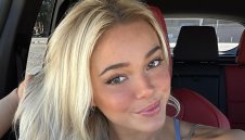 Секси гимнастичка печели милиони + СНИМКИ