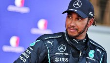 Хамилтън е готов да намали заплатата си, за да остане в Мерцедес