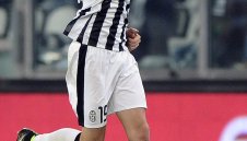 Байерн чукал на вратата на "старата госпожа"