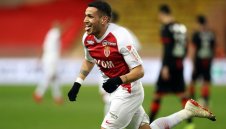 Португалско крило ще играе в Севиля