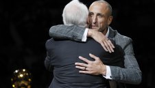 В Сан Антонио почетоха Ману Джинобили