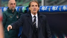 Манчини прие философски големия резил на адзурите