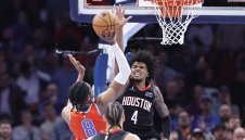 Ракетите летят високо в НБА! Хюстън взе 10-а поредна победа