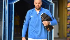 Ники Михайлов ще пази за Левски 