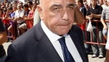 Милан ще трябва да се задоволи с купата на УЕФА