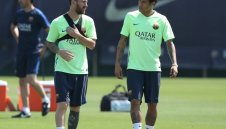 Меси: Неймар ще нарани Барса, ако отиде в Реал