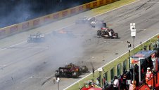 Инциденти и екшън, но Люис пак спечели, този път на "Муджело"