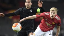 Реал иска Ван де Беек като част от сделка за Варан