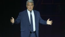 Барса с много странно решение за голяма звезда