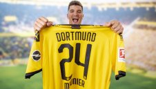 Така се печели фенска любов: Нов в Дортмунд се майтапи с Байерн + СНИМКА