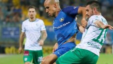 Левски удря на камък с Обертан