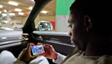 Телепортация? Дембеле шофира пиян, докато е... на лагер с националния