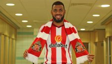 Съндърланд привлече лошото момче Ян М'Вила