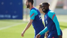 Барселона бие шута на Умтити и Пянич по имейл