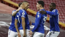 Eвертън успя! Карамелите сразиха Ливърпул с 2:0 на "Анфийлд"