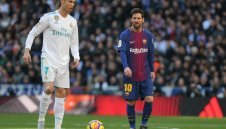 Тевес: Кристиано е бачкатор, Меси играе друг спорт