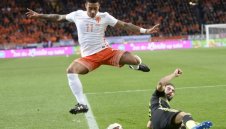 Юнайтед, Ливърпул и Тотнъм в битка за звезда на ПСВ