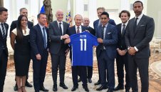 Хубавица натопи Рио Фърдинанд: Обра Путин в Кремъл! + СНИМКИ