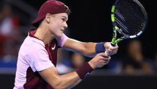 Руне и Хюслер ще спорят за титлата в София