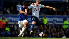 Кейн стигна 100 гола за Тотнъм