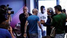 18 ранени от любов към Иниеста + ВИДЕО